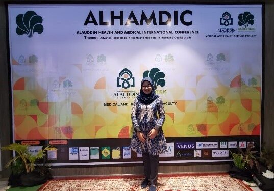 Penelitian Kombinasi Tea Tree Oil dan Ekstrak Daun Sirsak Mengantar Dosen Farmasi UMM Raih First Best Oral Presenter International Conference